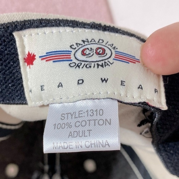 Beige Fort Smith N.W.T Wolf Paw Prints Hat Adult - Picture 7 of 9